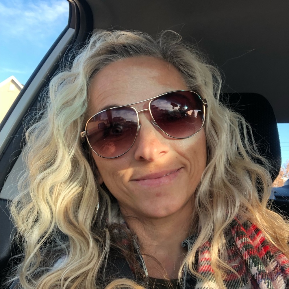 Meet your Posher, Laraine